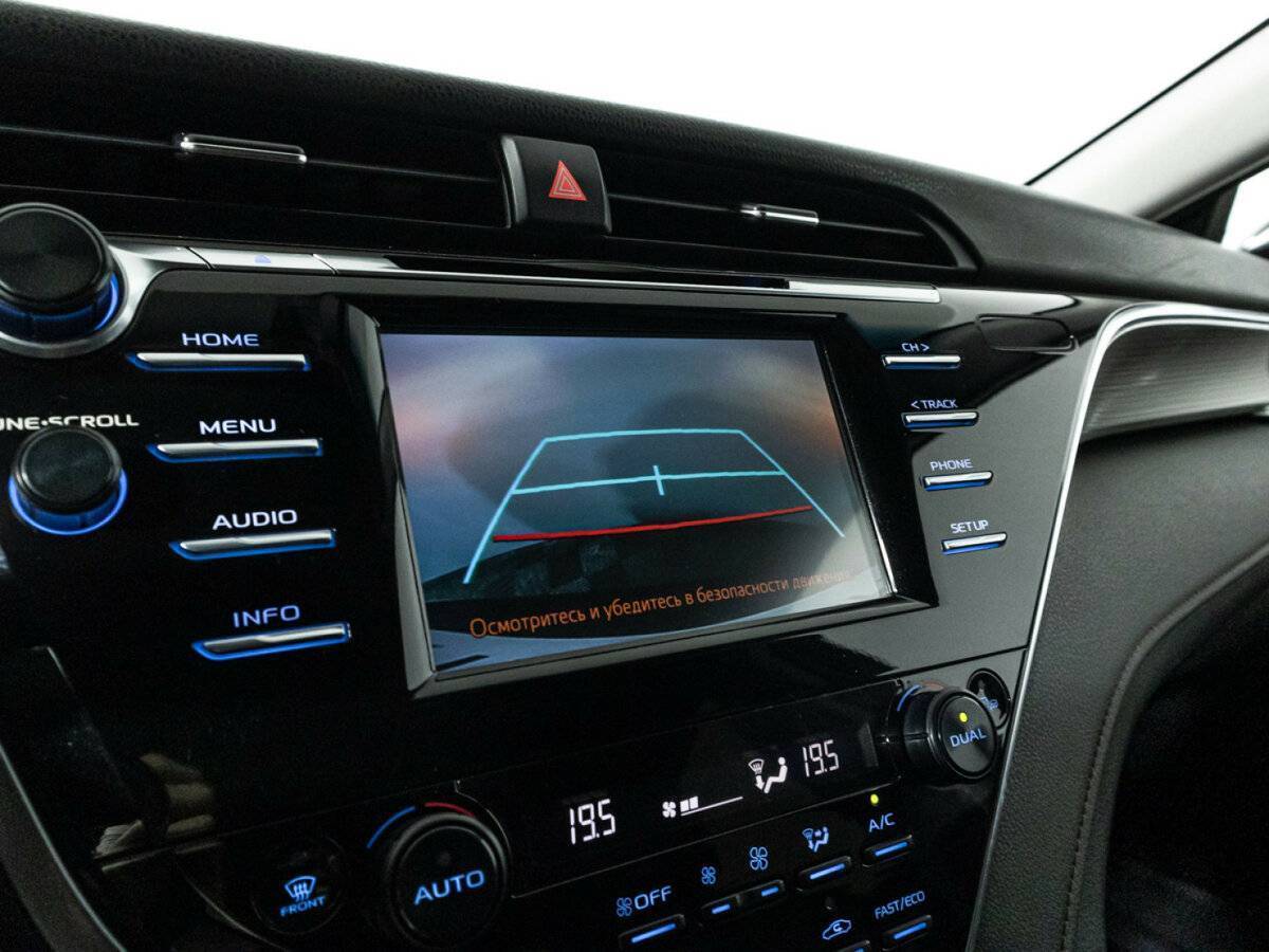 Б/У Тойота Камри 2018 года. Фото: #15