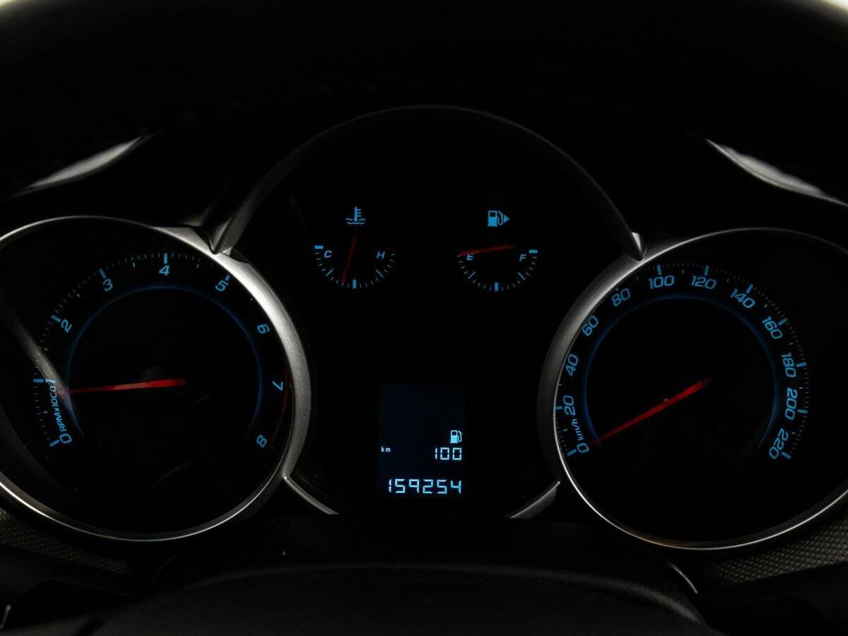 Б/У Шевроле Круз 2013 года. Фото: #12