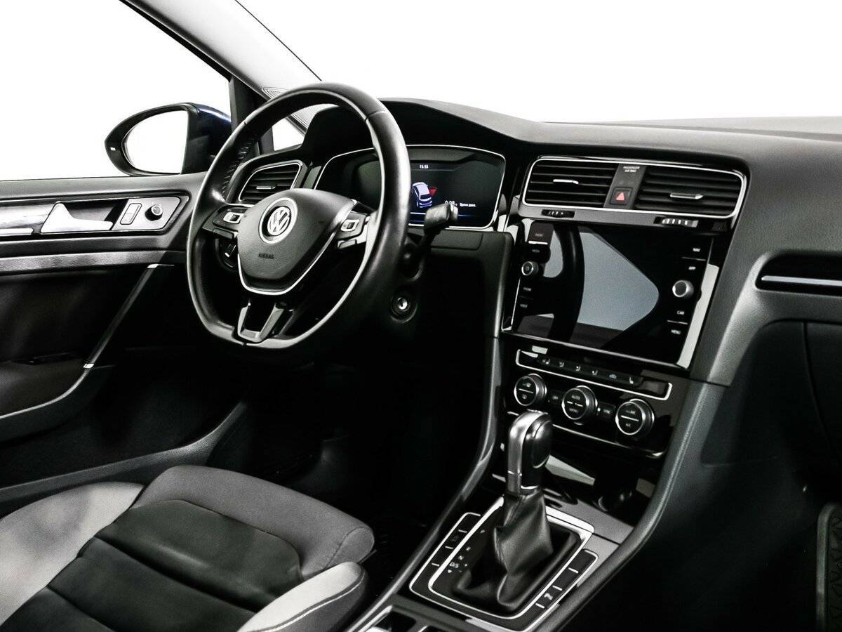 Б/У Фольксваген Гольф 2018 года. Фото: #8