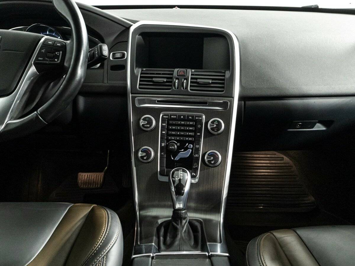 Б/У Вольво ИксЦ60 2014 года. Фото: #14