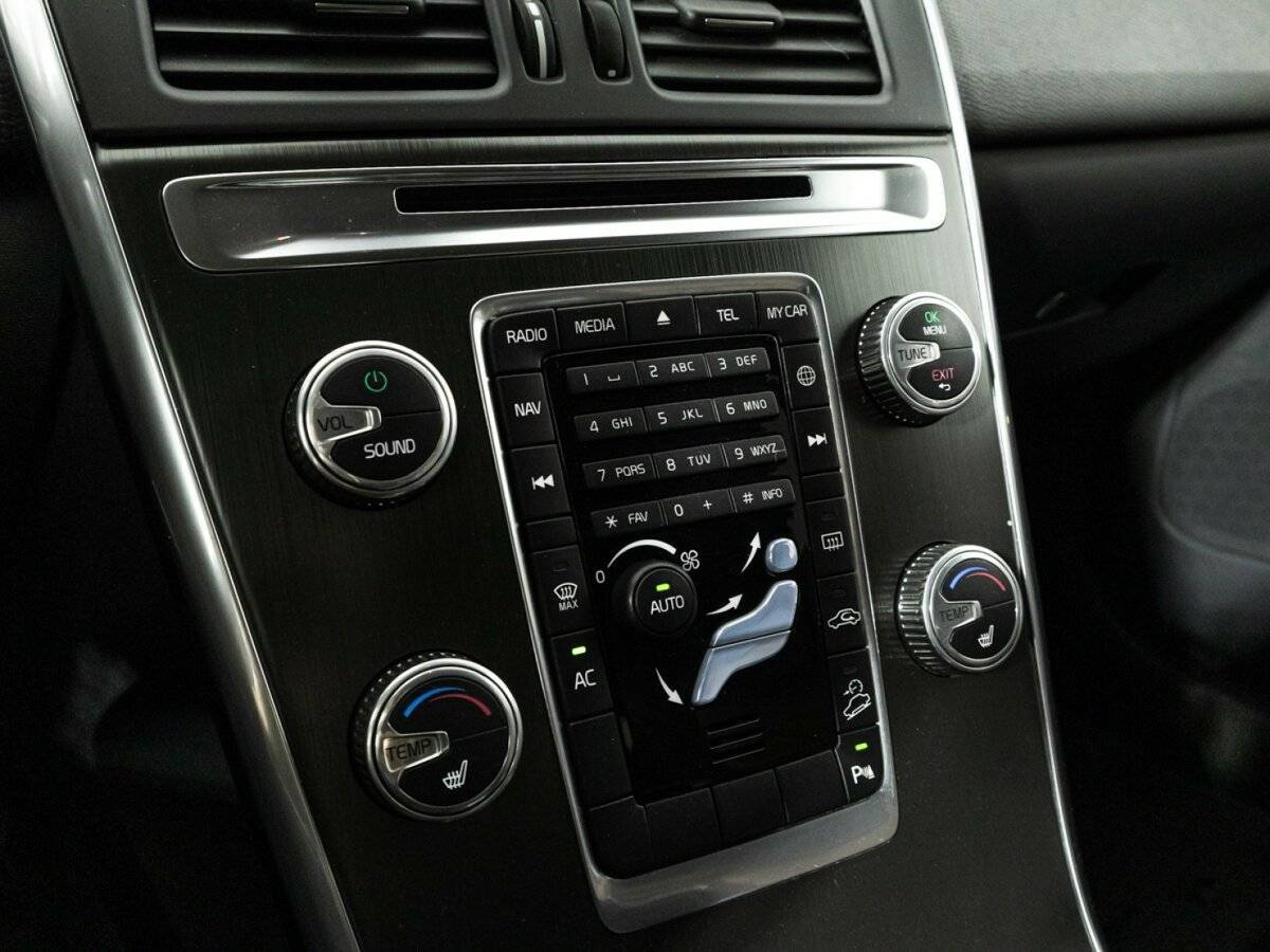 Б/У Вольво ИксЦ60 2014 года. Фото: #18