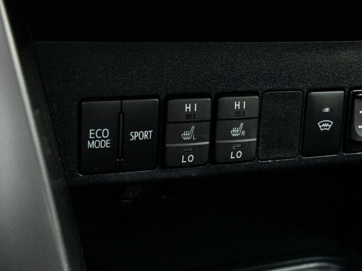 Б/У Тойота Рав4 2018 года. Фото: #15