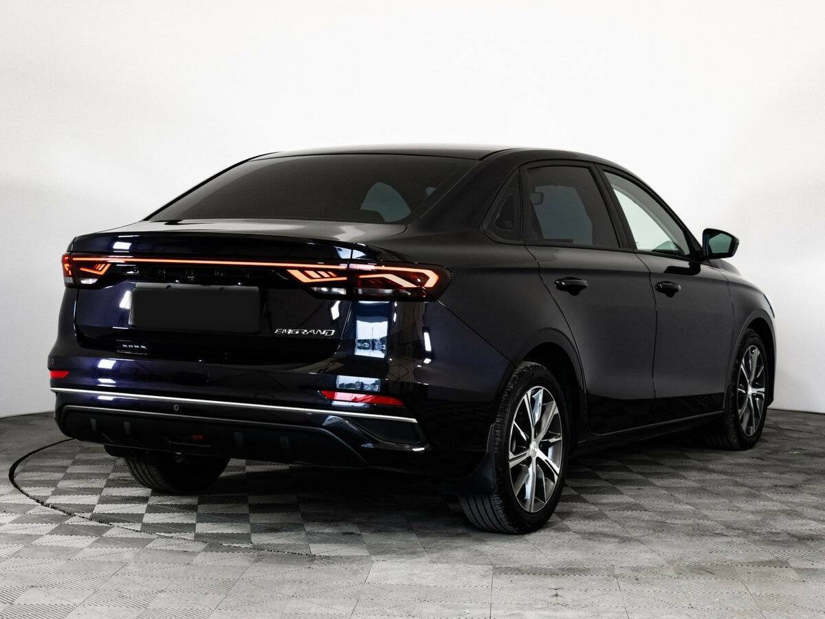 Б/У Джили Эмгранд 2023 года. Фото: #3