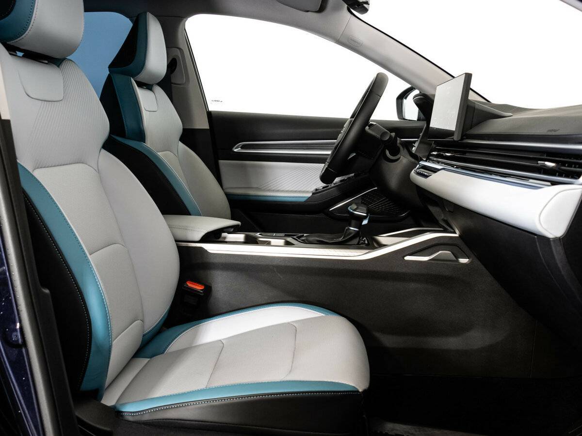 Б/У Джили Эмгранд 2023 года. Фото: #10