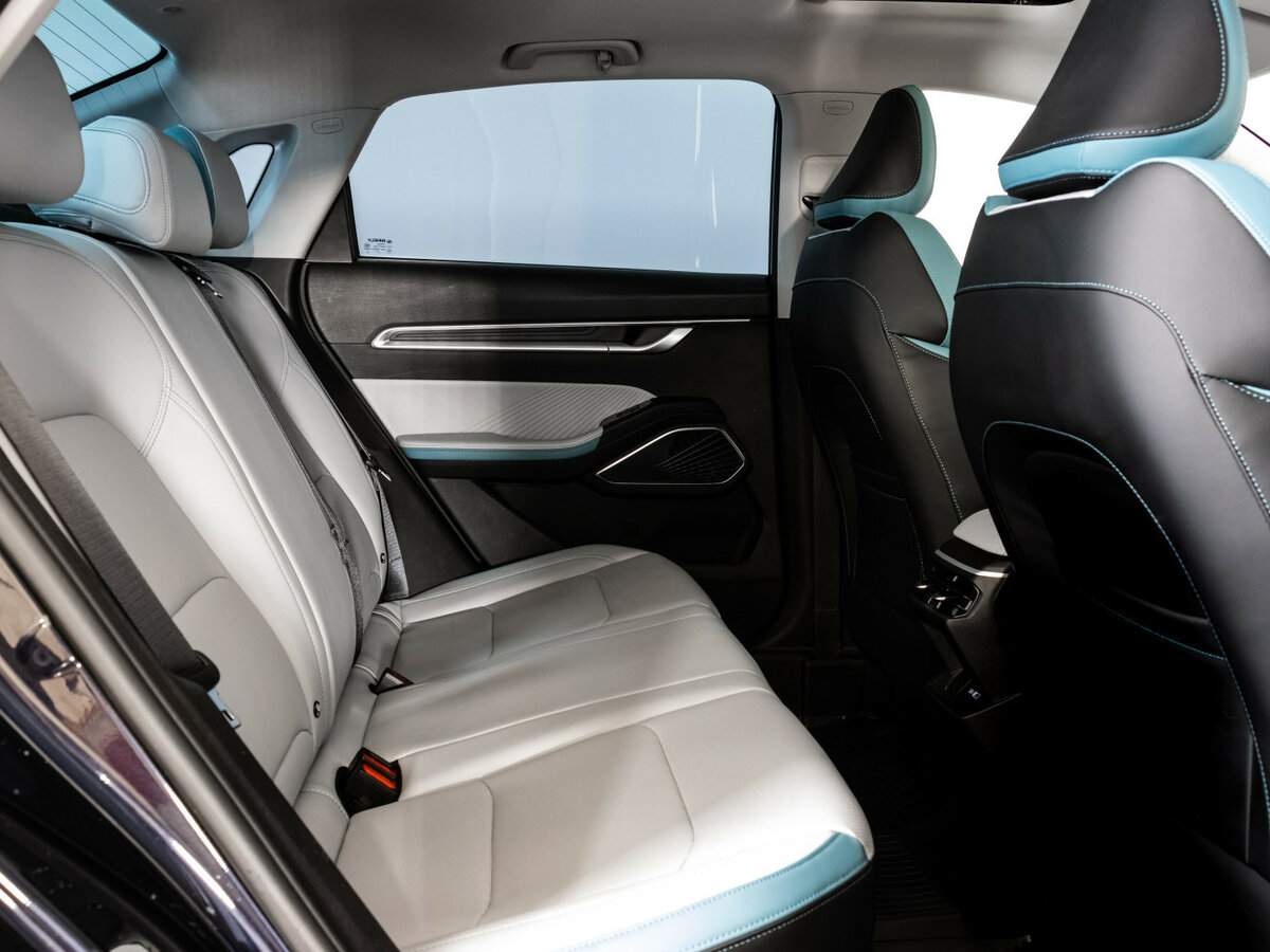 Б/У Джили Эмгранд 2023 года. Фото: #13