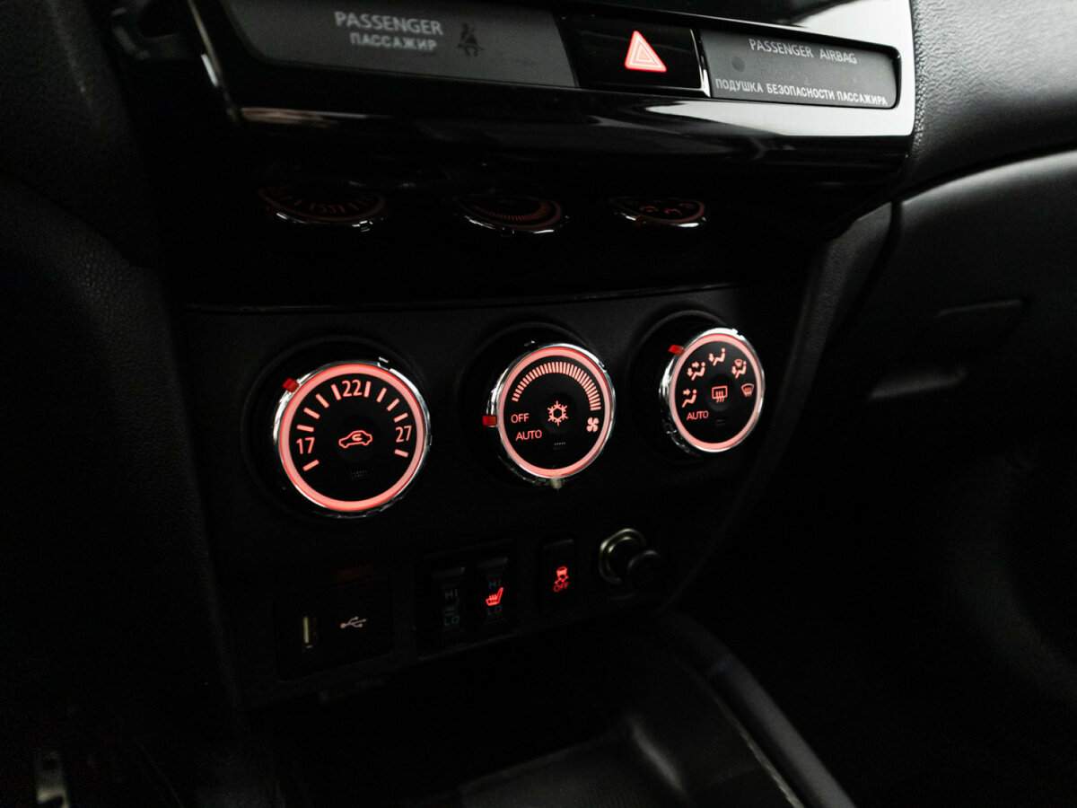 Б/У Митсубиши АС-Икс 2018 года. Фото: #17