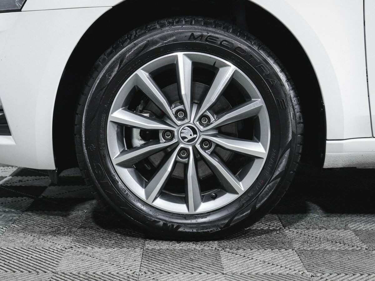 Б/У Шкода Октавия 2023 года. Фото: #11