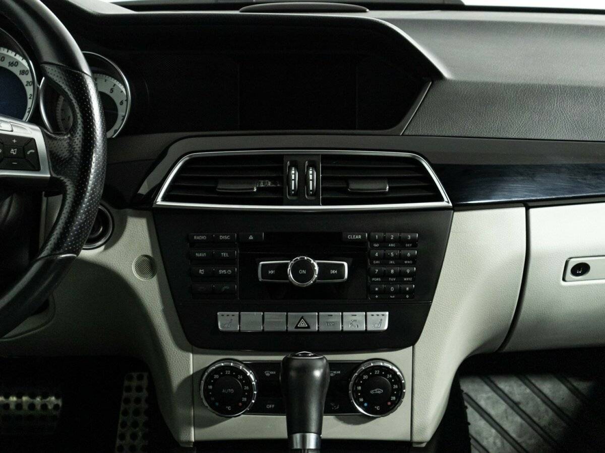 Б/У Мерседес-Бенц Ц-Класс 2012 года. Фото: #13