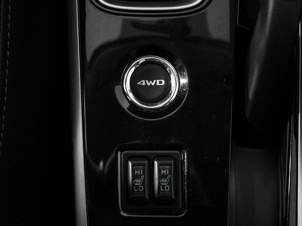 Б/У Митсубиши Оутлэндер 2018 года. Фото: #9