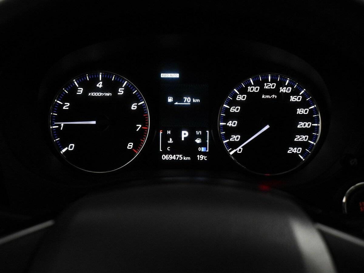 Б/У Митсубиши Оутлэндер 2018 года. Фото: #19