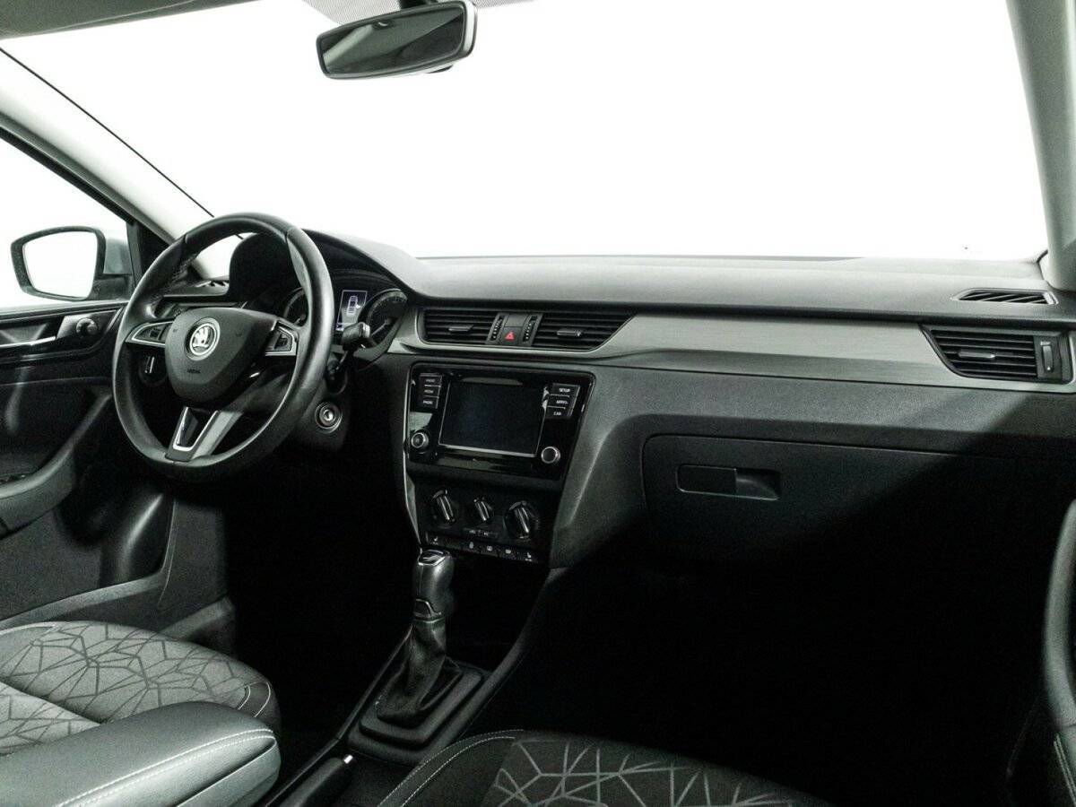 Б/У Шкода Рапид 2018 года. Фото: #8