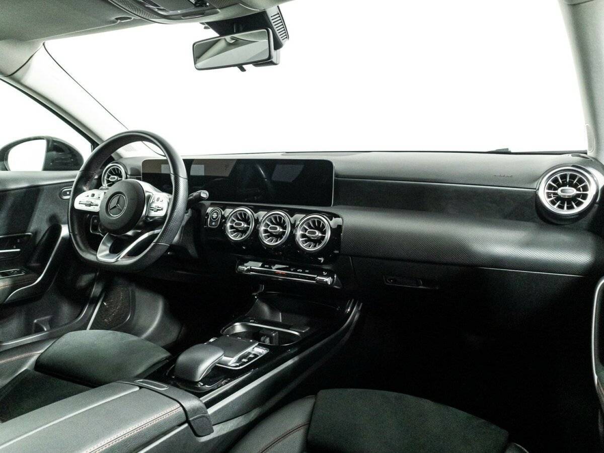 Б/У Мерседес-Бенц А-Класс 2018 года. Фото: #8