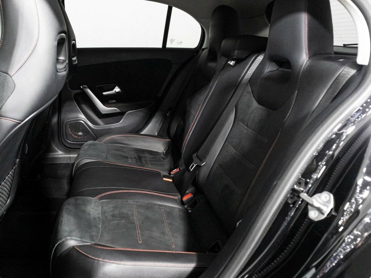 Б/У Мерседес-Бенц А-Класс 2018 года. Фото: #9