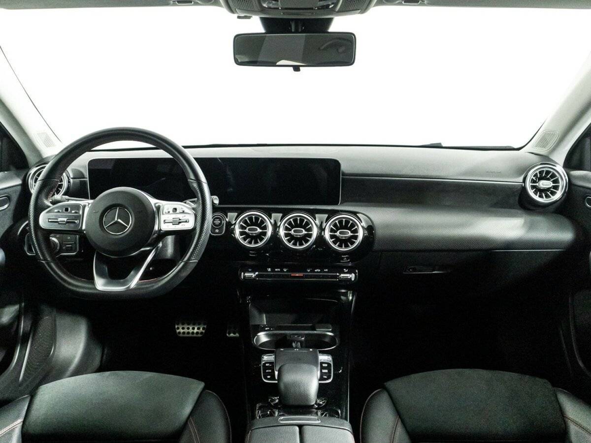 Б/У Мерседес-Бенц А-Класс 2018 года. Фото: #12