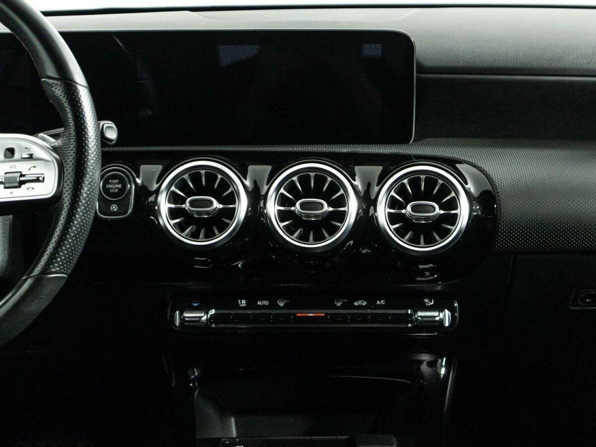 Б/У Мерседес-Бенц А-Класс 2018 года. Фото: #13