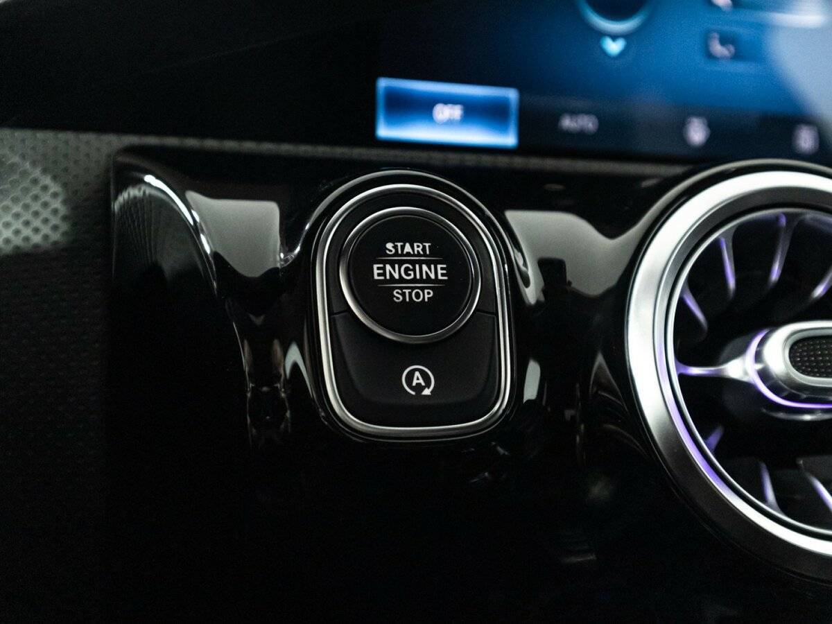 Б/У Мерседес-Бенц А-Класс 2018 года. Фото: #17