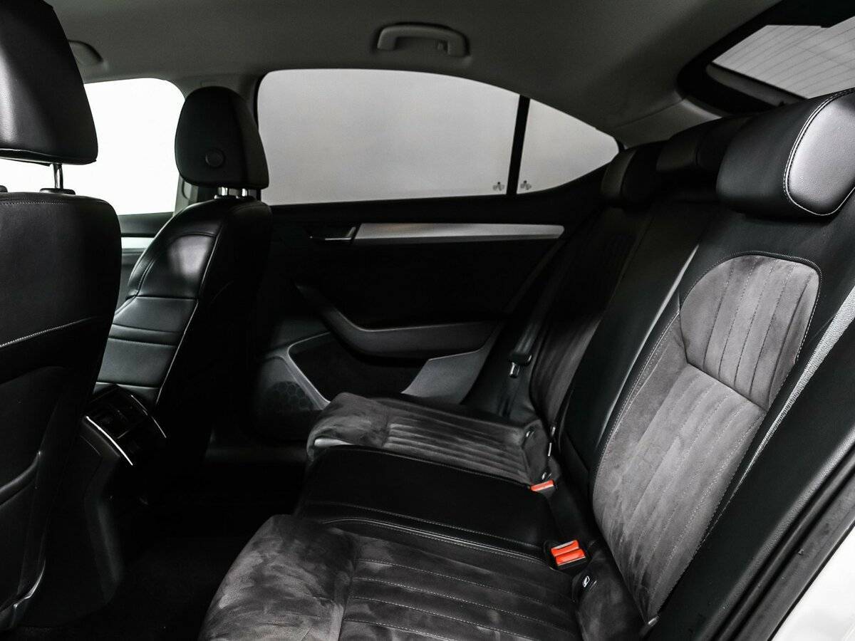 Б/У Шкода Суперб 2016 года. Фото: #11