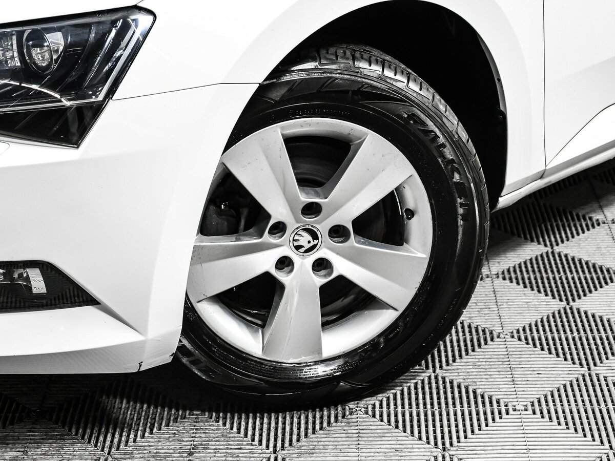 Б/У Шкода Суперб 2016 года. Фото: #13