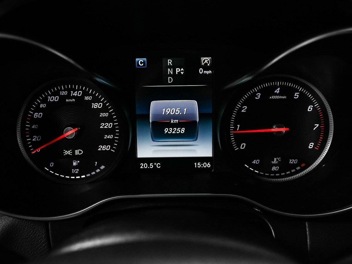 Б/У Мерседес-Бенц Ц-Класс 2017 года. Фото: #9