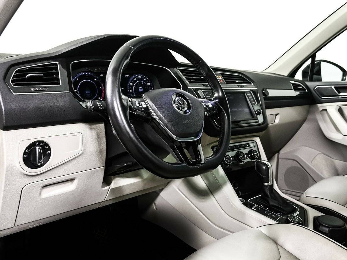 Б/У Фольксваген Тигуан 2017 года. Фото: #12