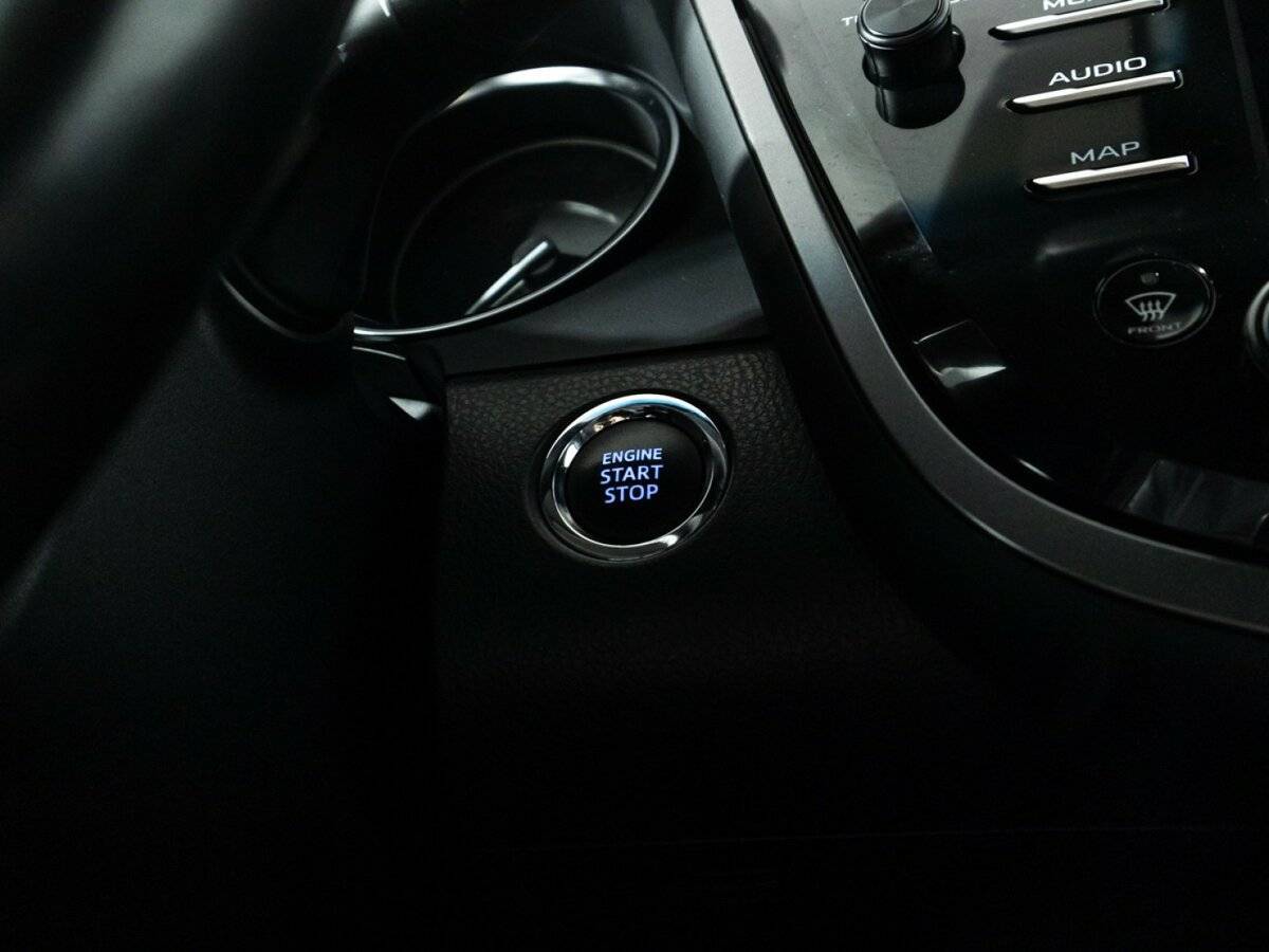 Б/У Тойота Камри 2018 года. Фото: #19