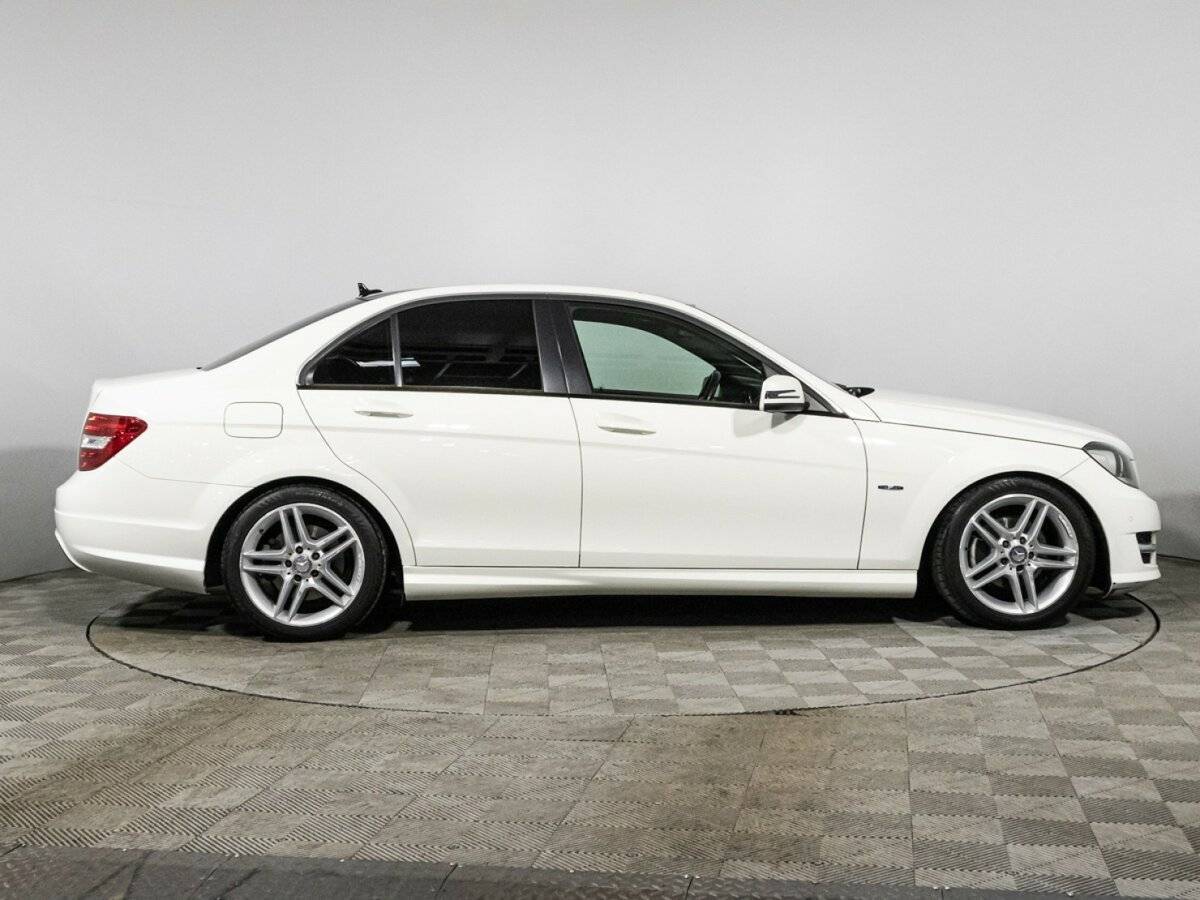 Б/У Мерседес-Бенц Ц-Класс 2012 года. Фото: #3