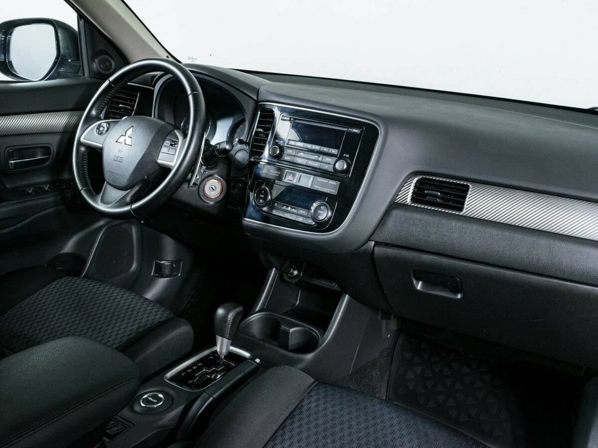 Б/У Митсубиши Оутлэндер 2012 года. Фото: #7