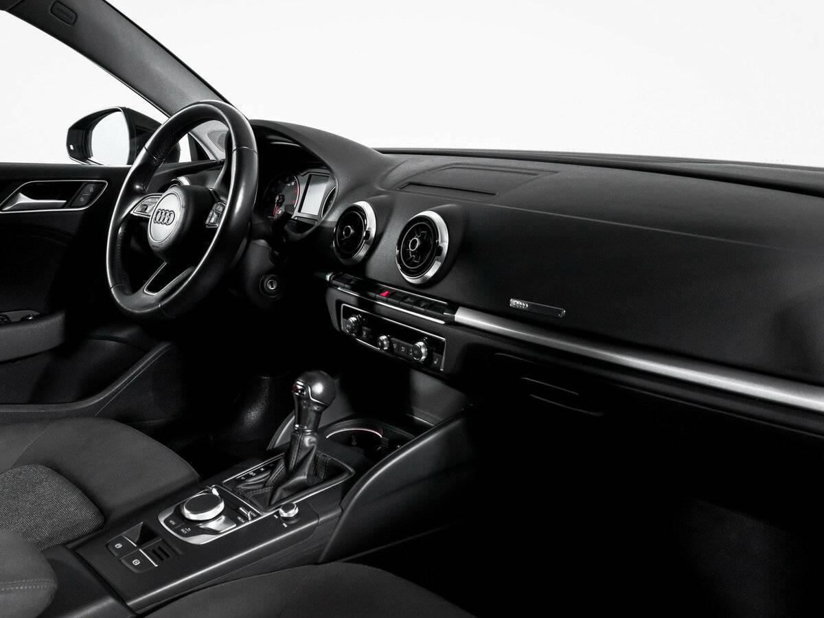 Б/У Ауди А3 2017 года. Фото: #8