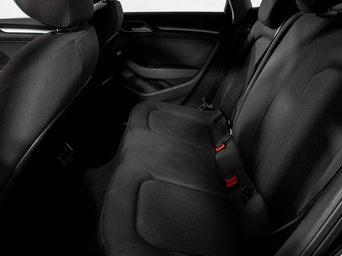 Б/У Ауди А3 2017 года. Фото: #9