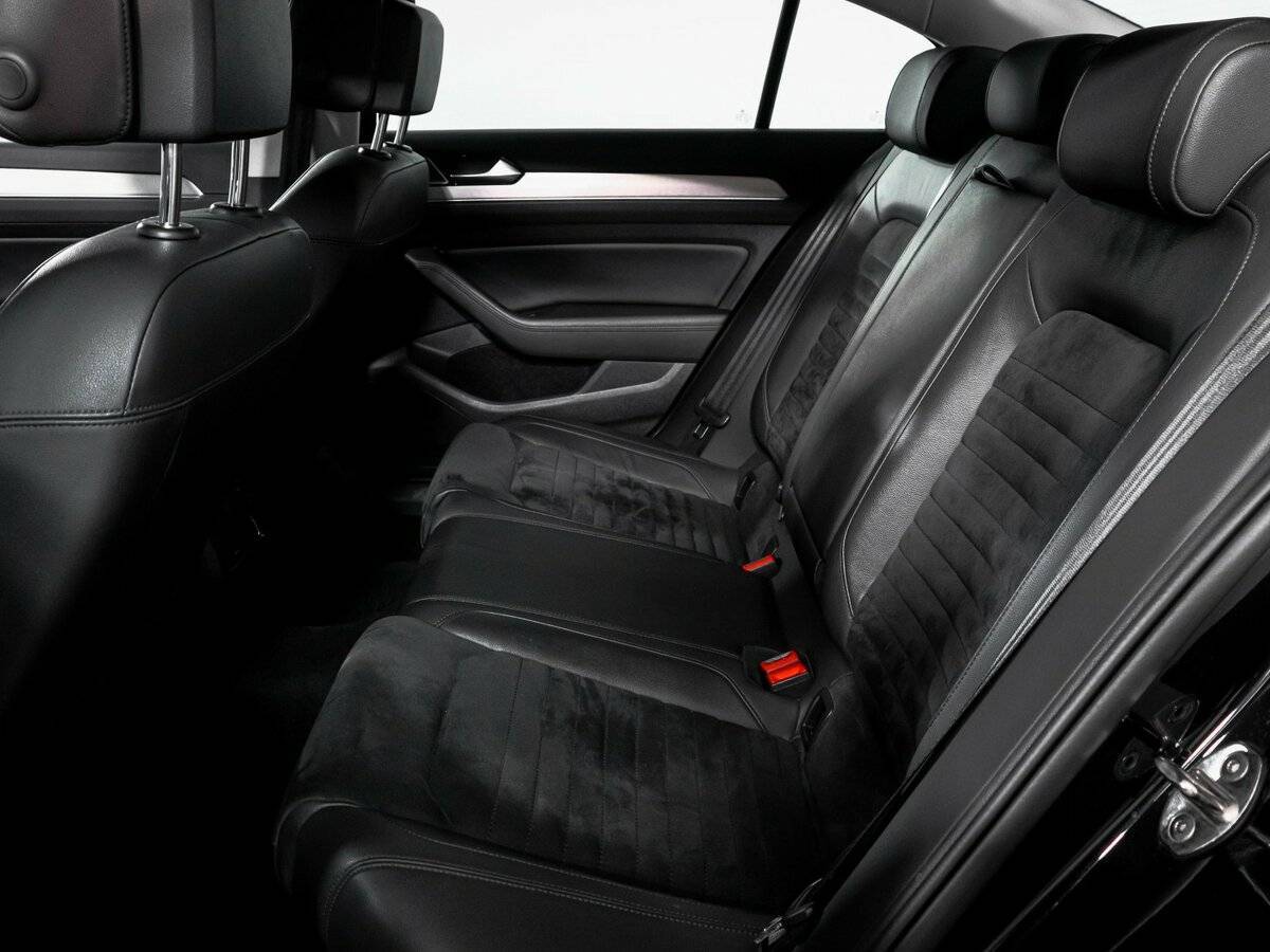 Б/У Фольксваген Пассат 2019 года. Фото: #9