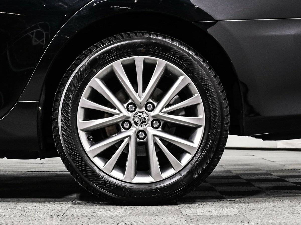 Б/У Тойота Камри 2017 года. Фото: #14