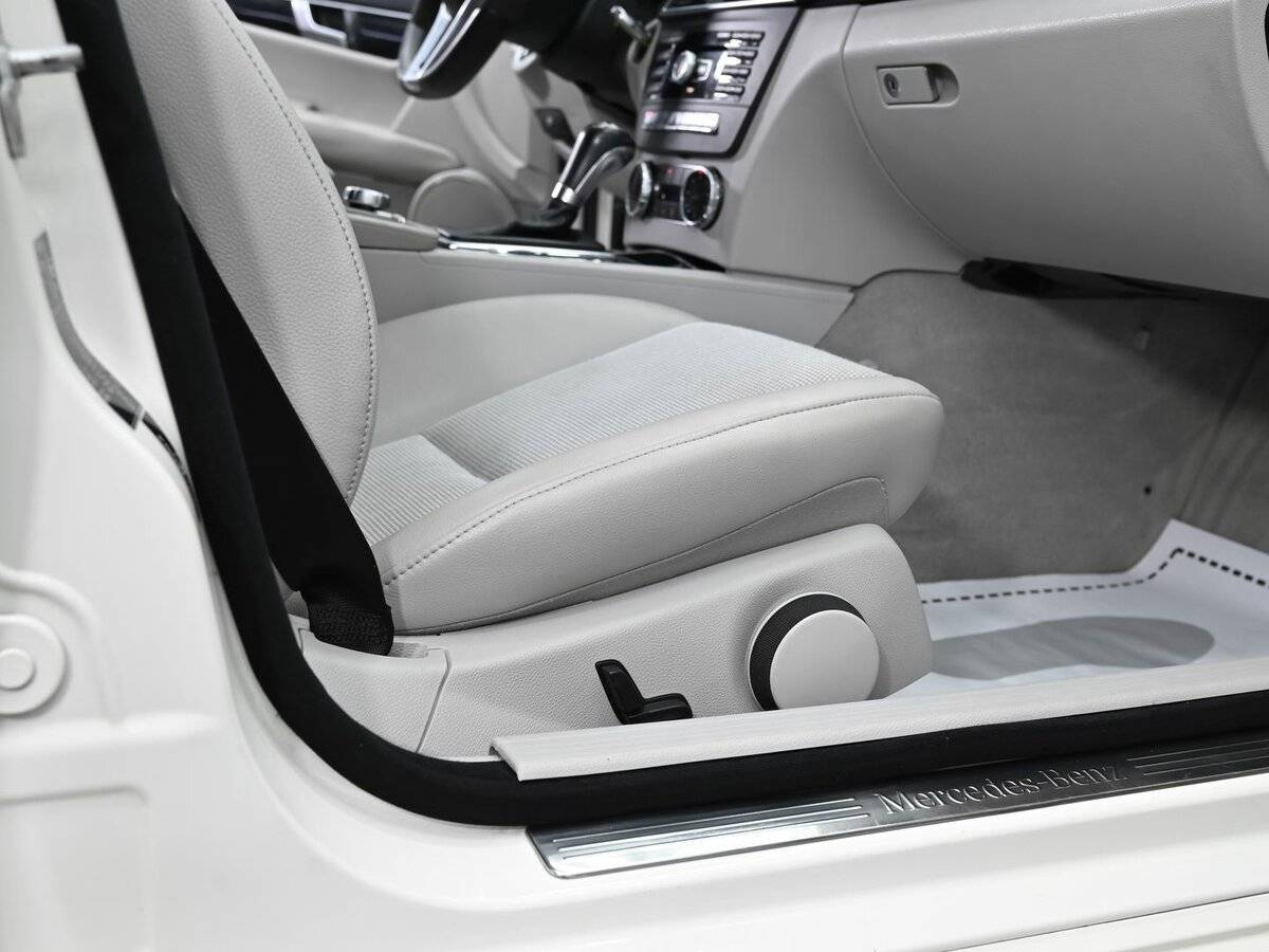 Б/У Мерседес-Бенц Ц-Класс 2012 года. Фото: #11