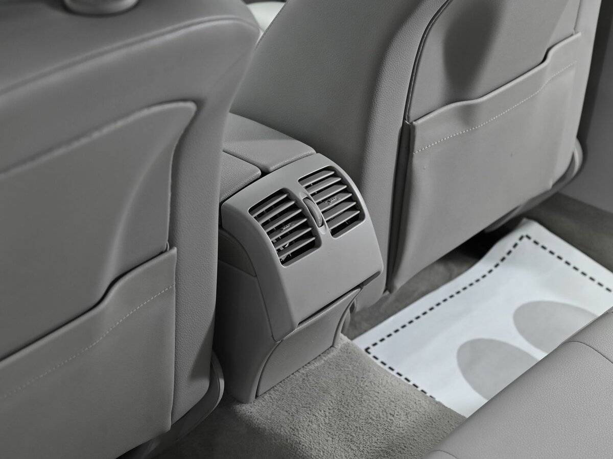 Б/У Мерседес-Бенц Ц-Класс 2012 года. Фото: #13