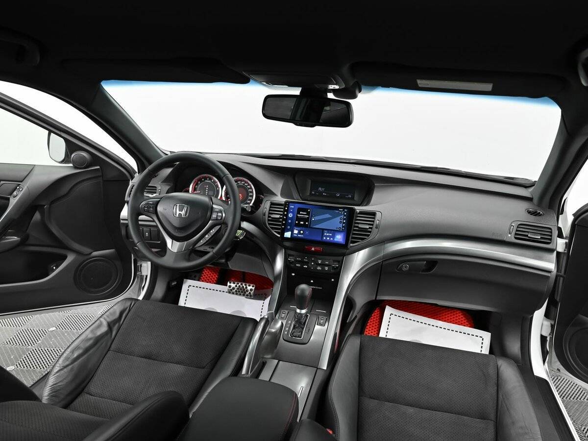 Б/У Хонда Аккорд 2012 года. Фото: #11