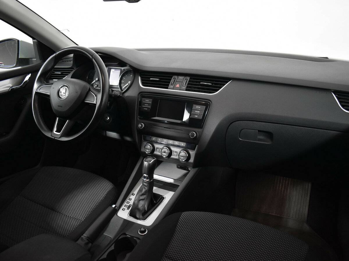 Б/У Шкода Октавия 2015 года. Фото: #9