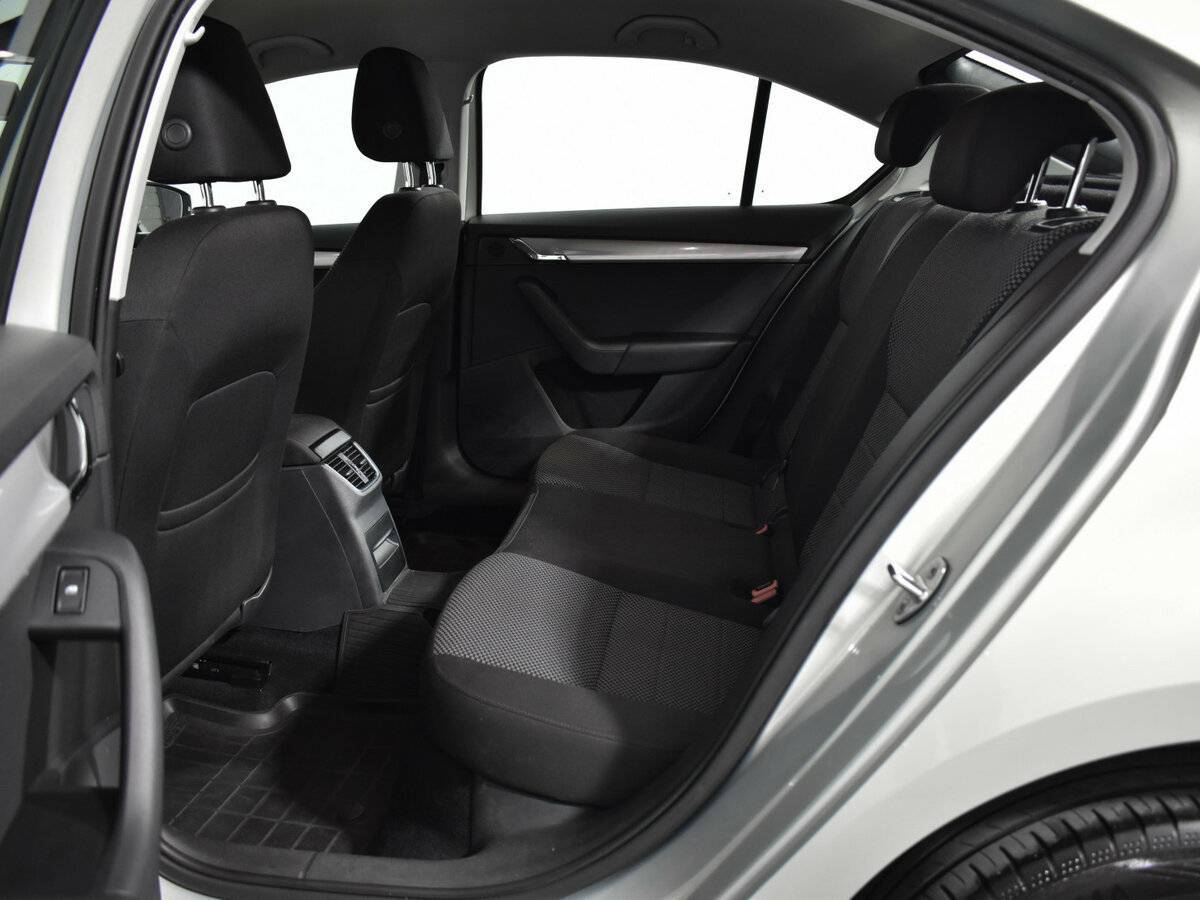 Б/У Шкода Октавия 2015 года. Фото: #11