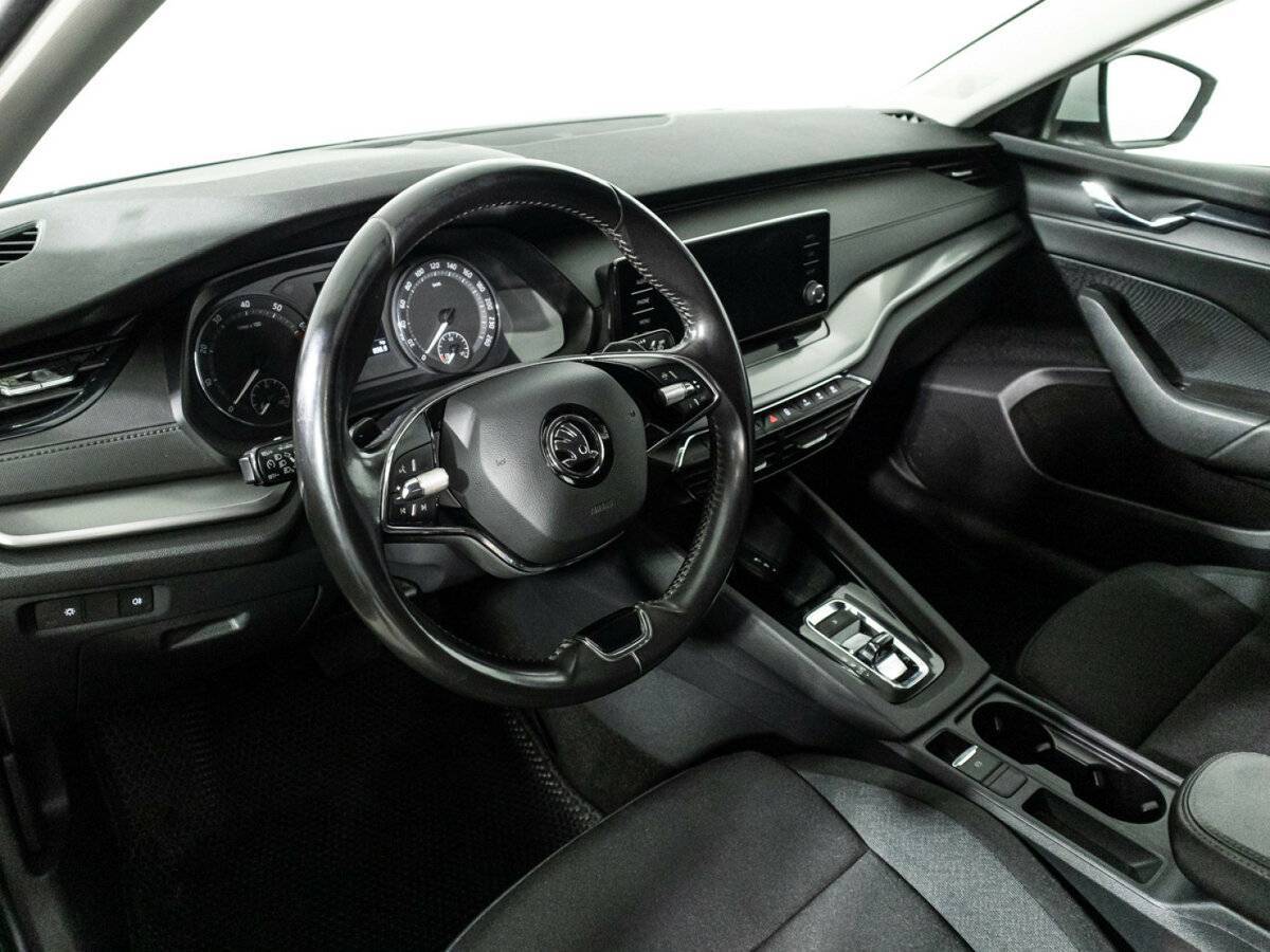 Б/У Шкода Октавия 2021 года. Фото: #10