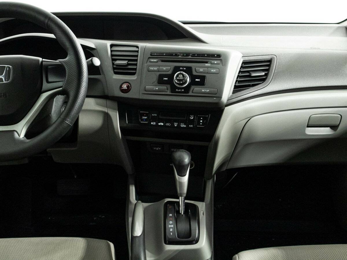 Б/У Хонда Цивик 2012 года. Фото: #13