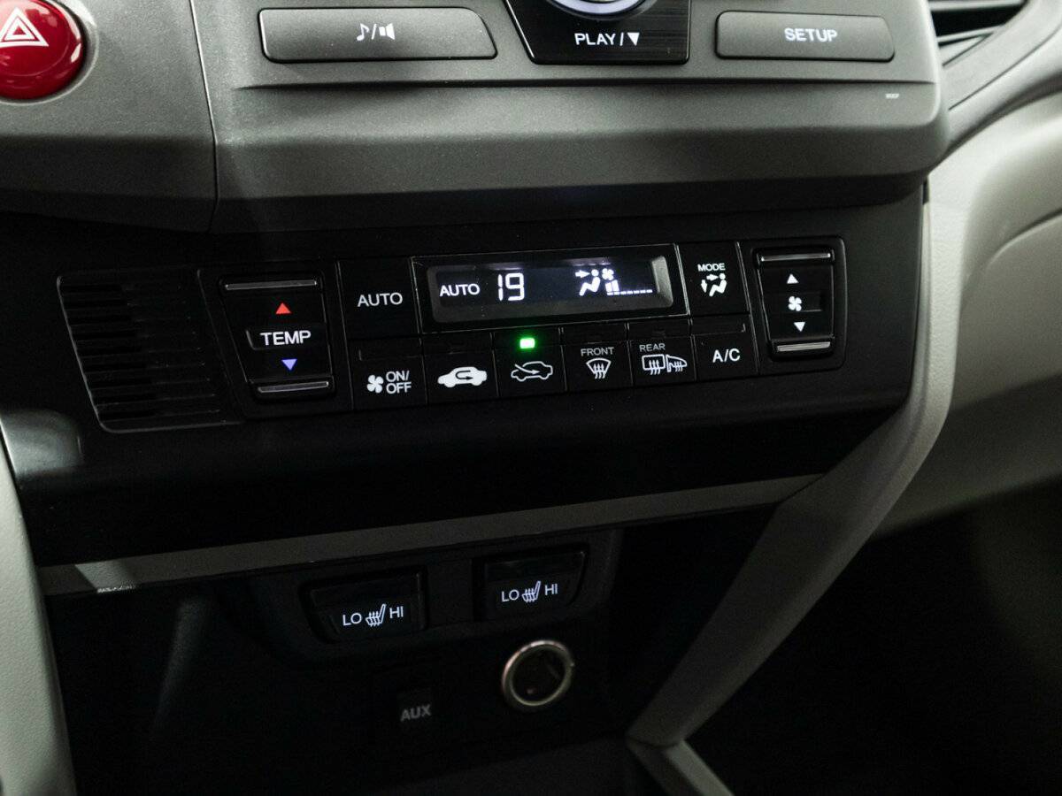 Б/У Хонда Цивик 2012 года. Фото: #14