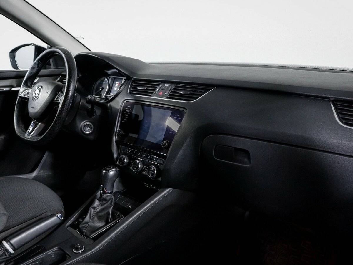 Б/У Шкода Октавия 2017 года. Фото: #6