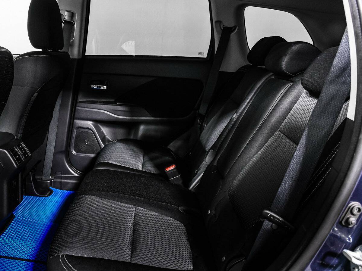 Б/У Митсубиши Оутлэндер 2019 года. Фото: #11