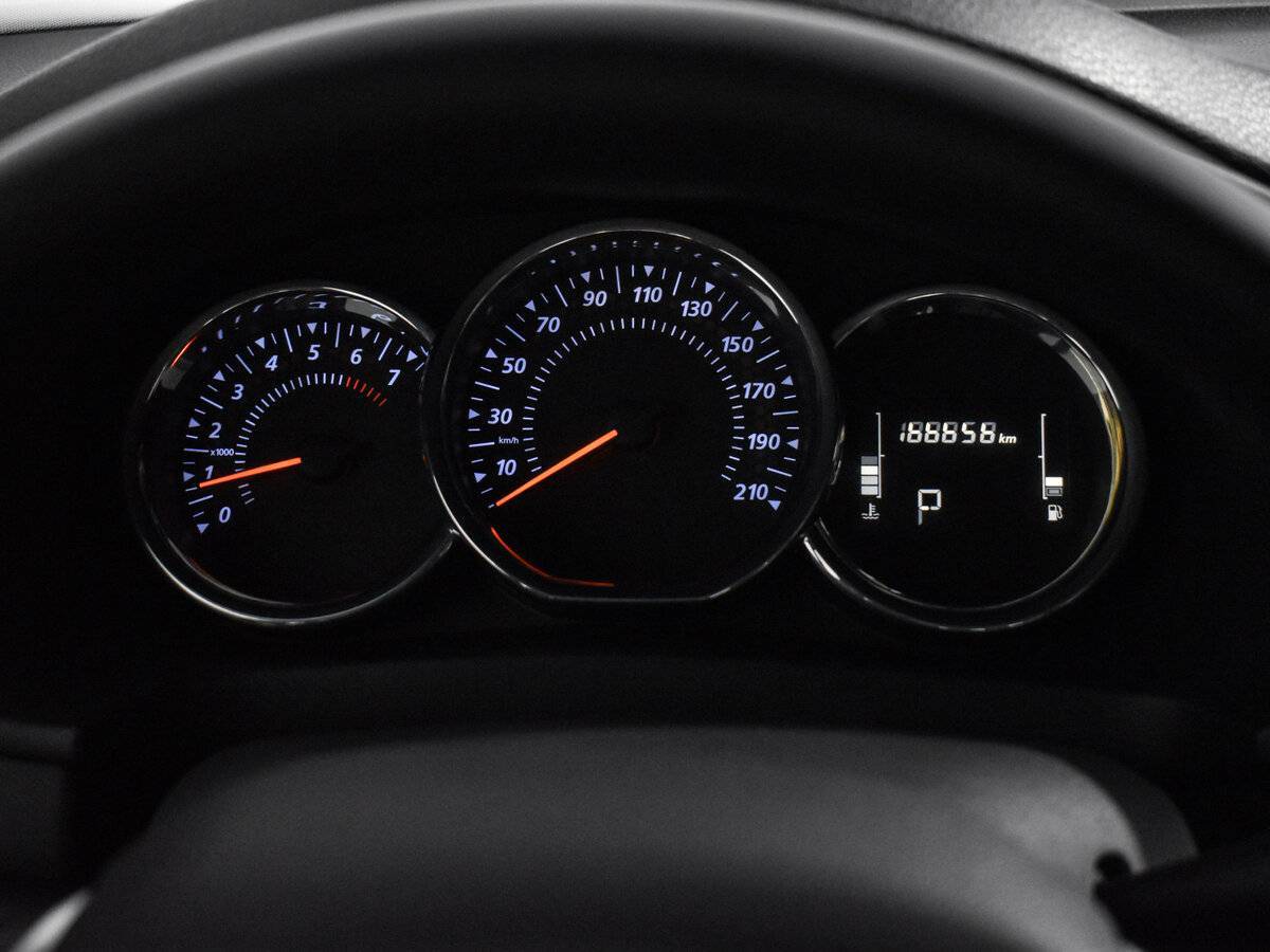 Б/У Рено Логан 2019 года. Фото: #15