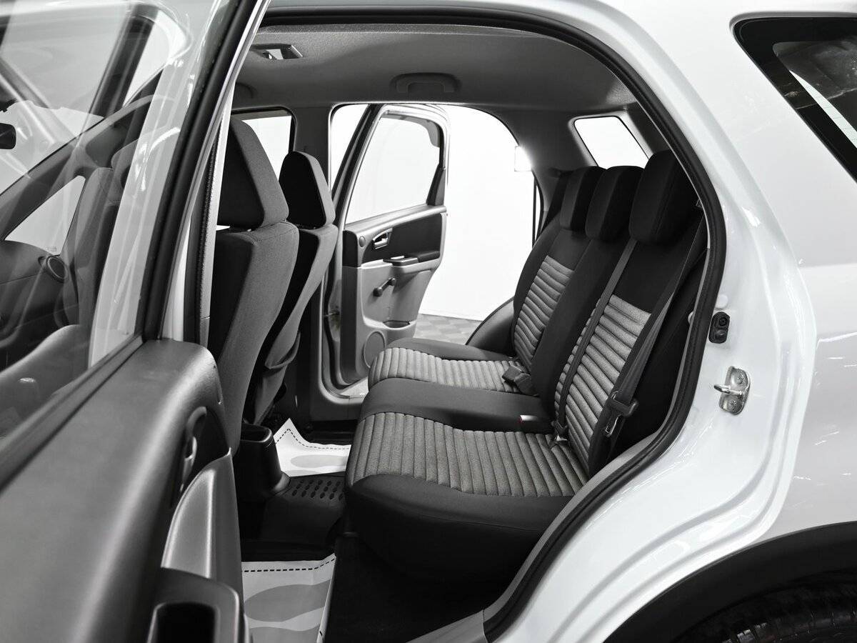 Б/У Сузуки С-Икс4 2013 года. Фото: #13