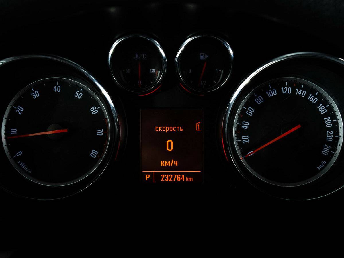 Б/У Опель Астра 2013 года. Фото: #15