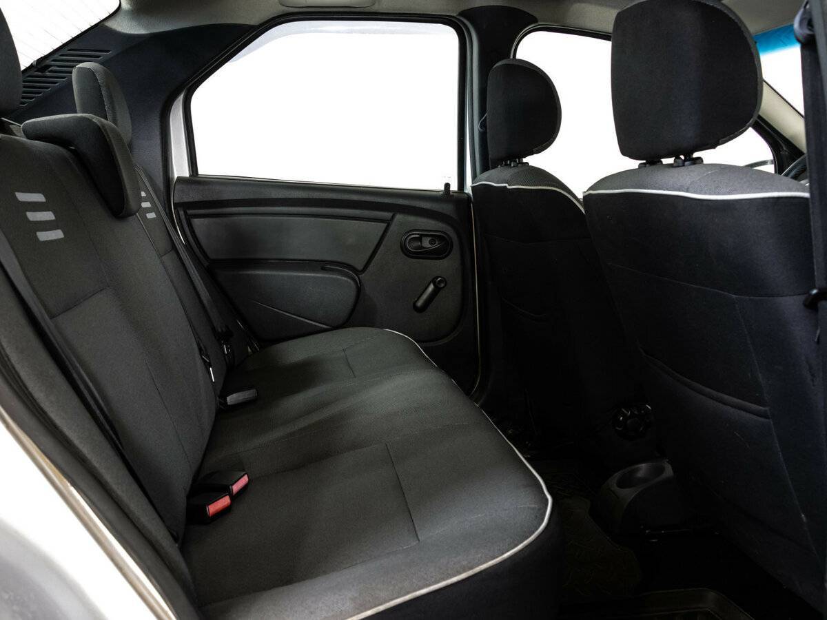 Б/У Рено Логан 2012 года. Фото: #9