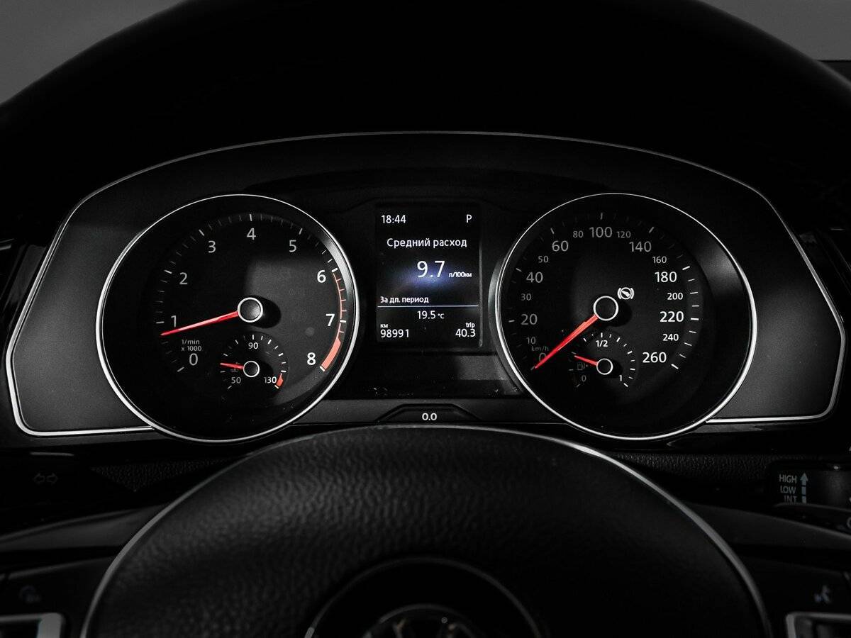 Б/У Фольксваген Пассат 2018 года. Фото: #9