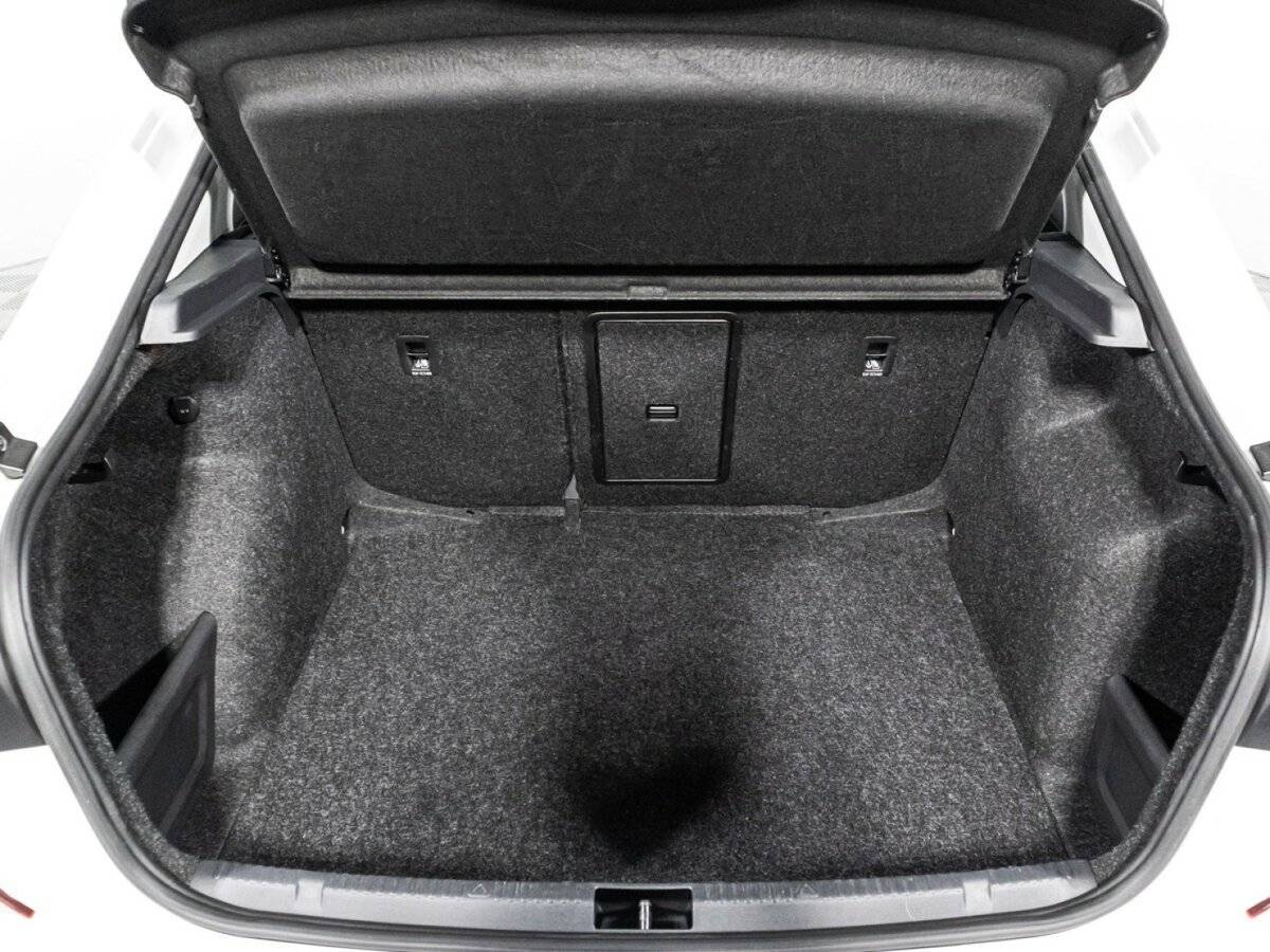 Б/У Фольксваген Поло 2020 года. Фото: #14