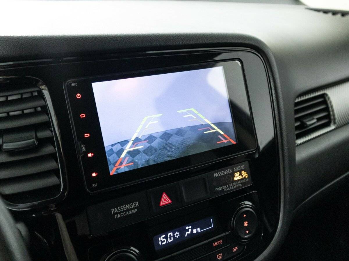 Б/У Митсубиши Оутлэндер 2017 года. Фото: #14