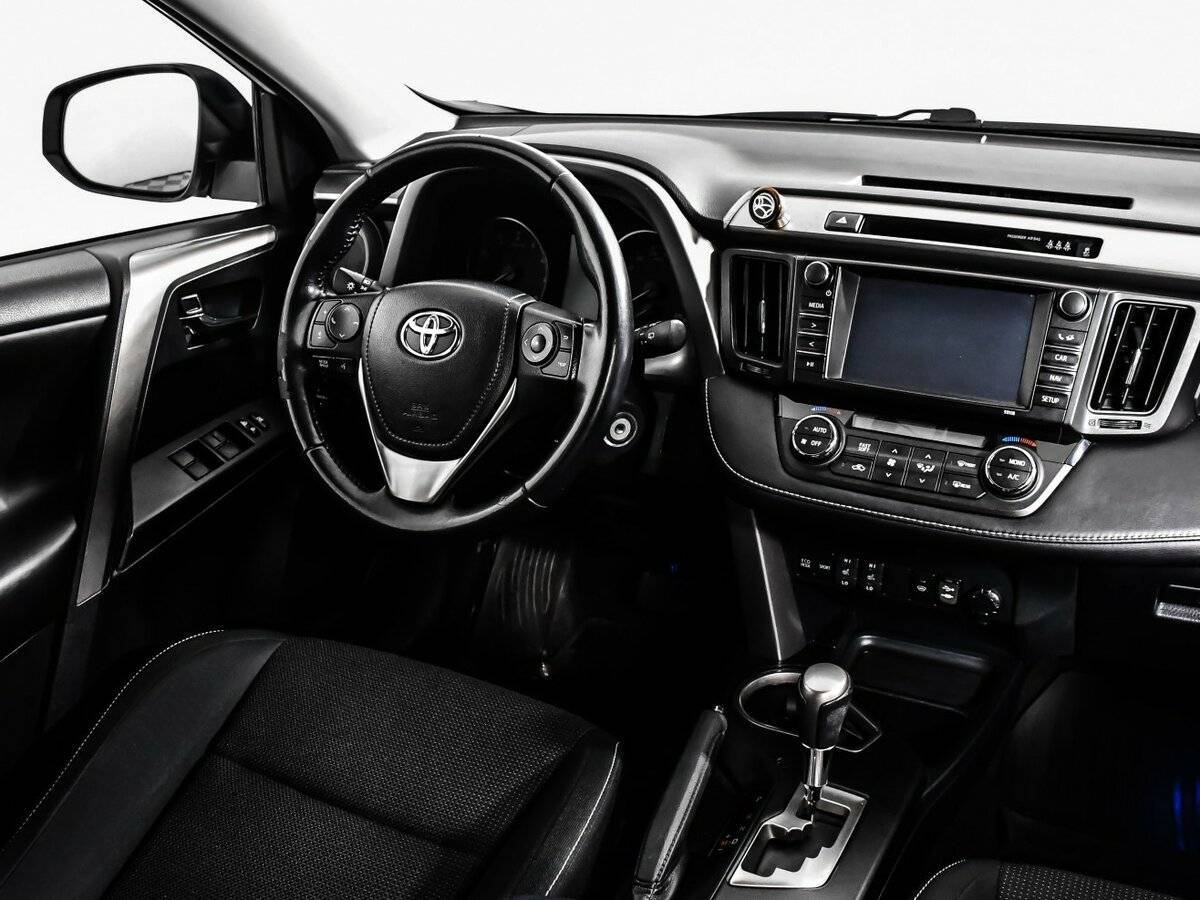 Б/У Тойота Рав4 2017 года. Фото: #8