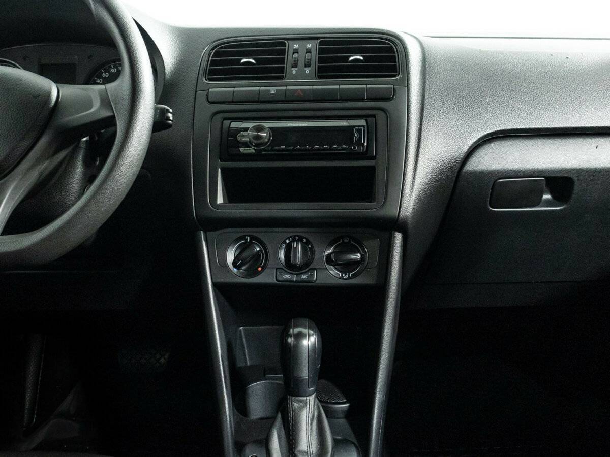 Б/У Фольксваген Поло 2019 года. Фото: #13